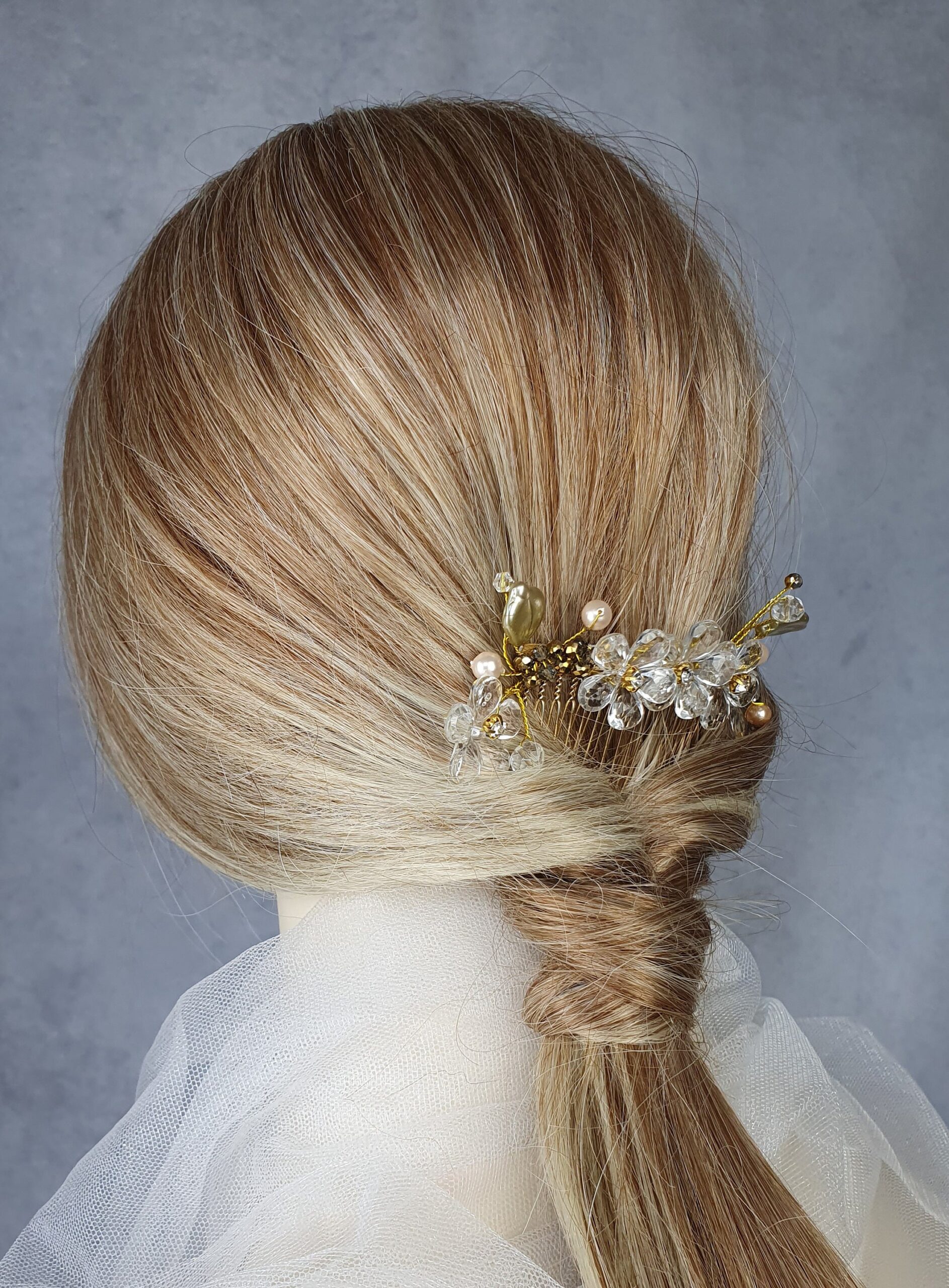 Handgemaakte bruidskam met parels en druppelstenen - elegant haaraccessoire voor bruiloften, gasten en feesten, zilverkleurige metalen Kam - Afbeelding 2