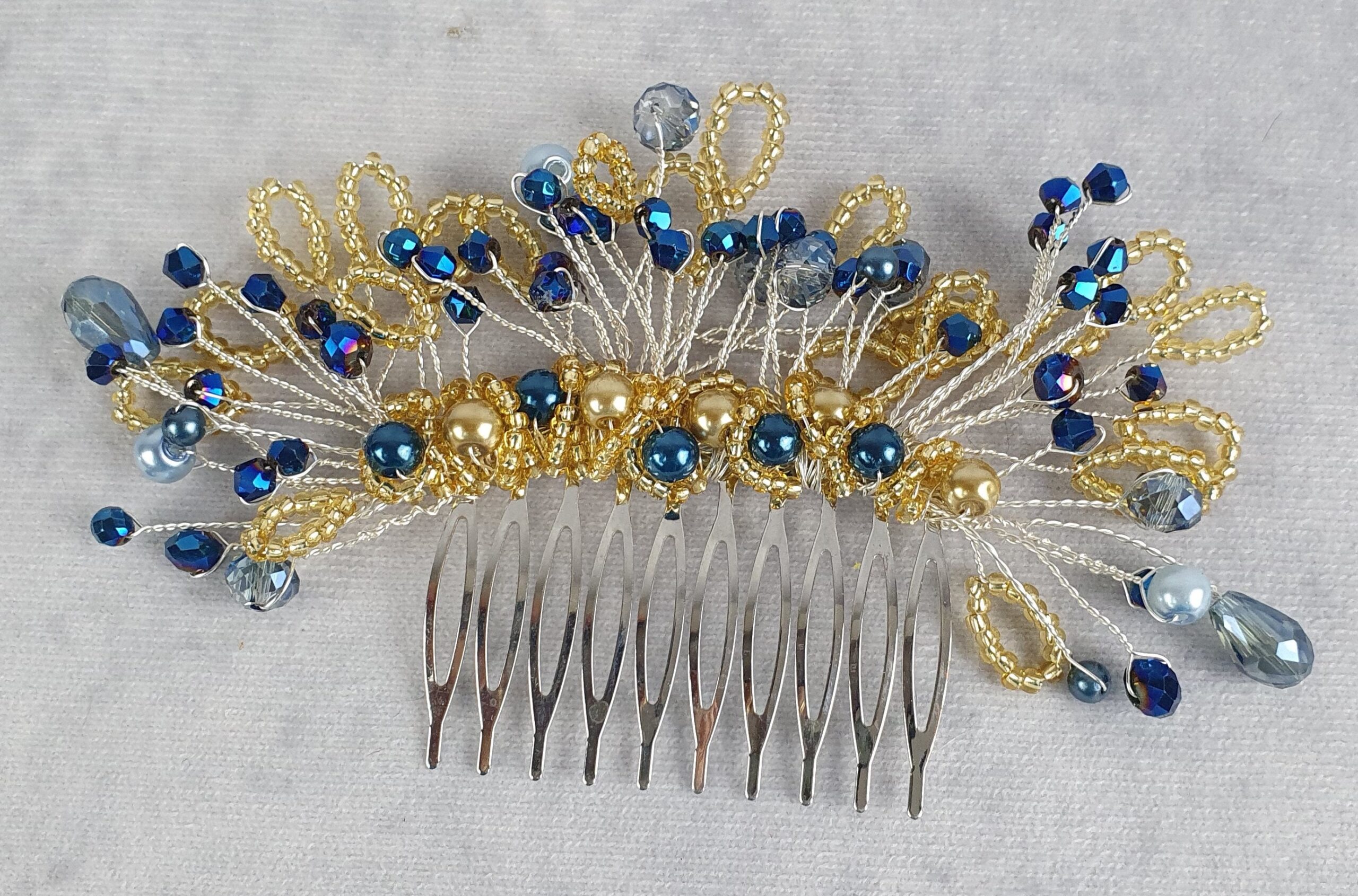 Handgemaakte bruidskam met blauwe parels en druppelstenen - elegant haaraccessoire voor bruiloften en feesten, zilverkleurige metalen kam - Afbeelding 5