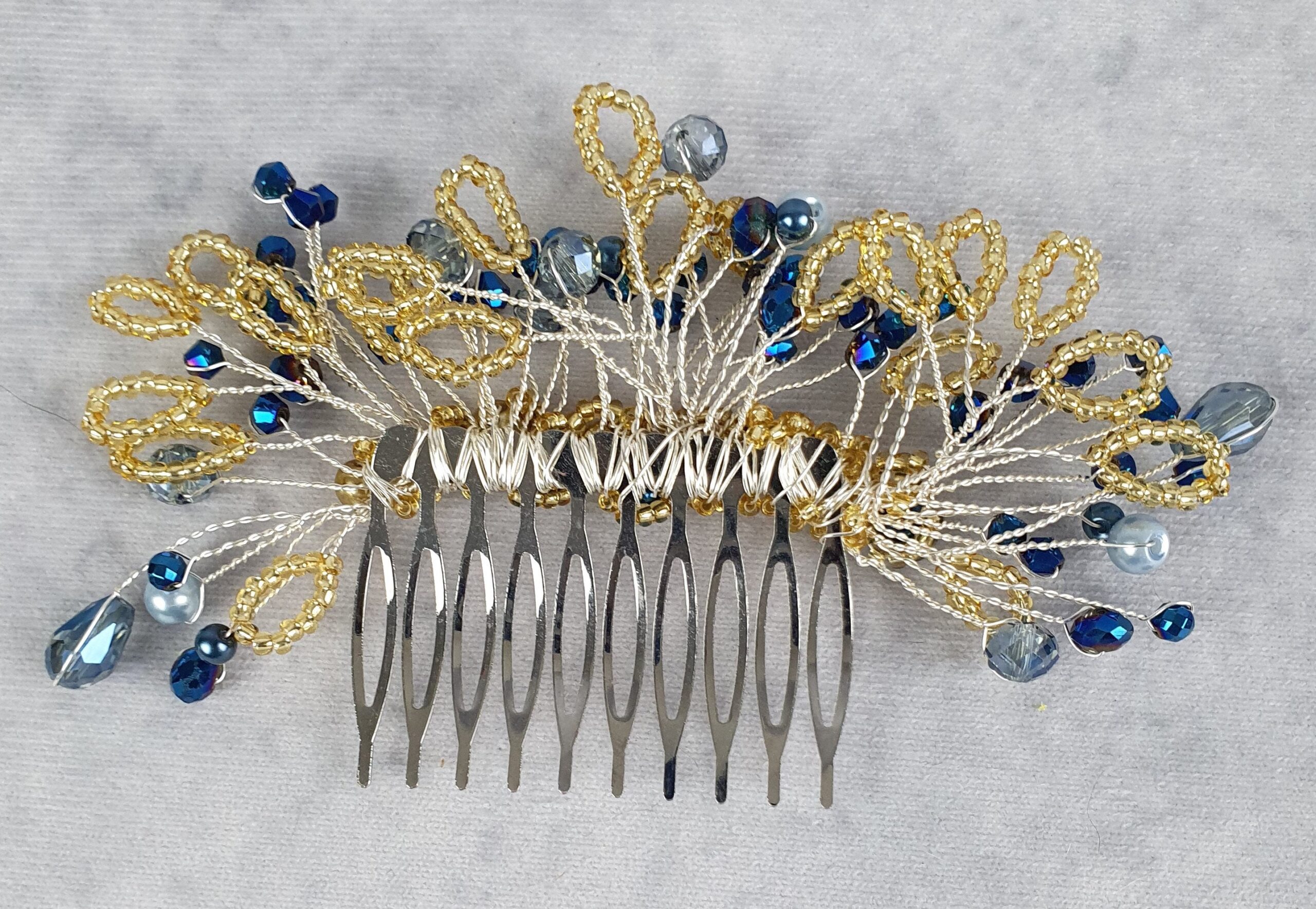 Handgemaakte bruidskam met blauwe parels en druppelstenen - elegant haaraccessoire voor bruiloften en feesten, zilverkleurige metalen kam - Afbeelding 6