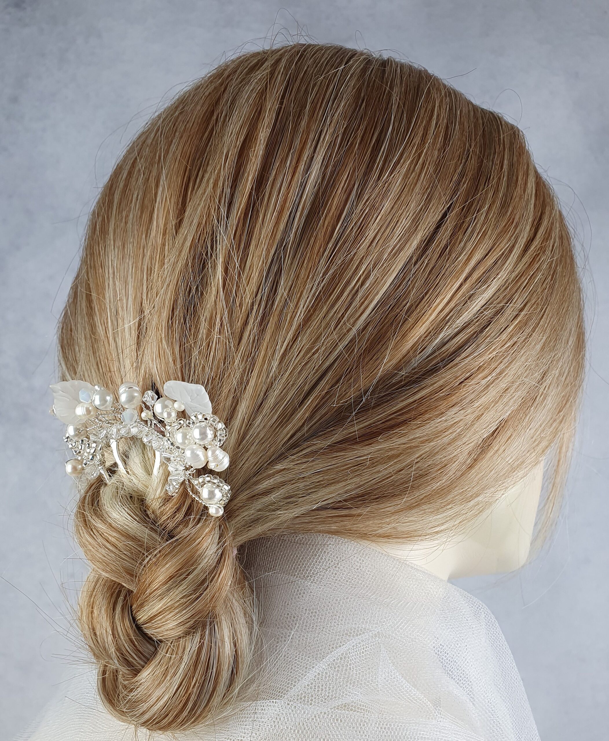 Handgemaakte bruids haarkam met witte zoetwaterparels, Elegant en uniek voor speciale gelegenheden, haaraccessoires - Afbeelding 3