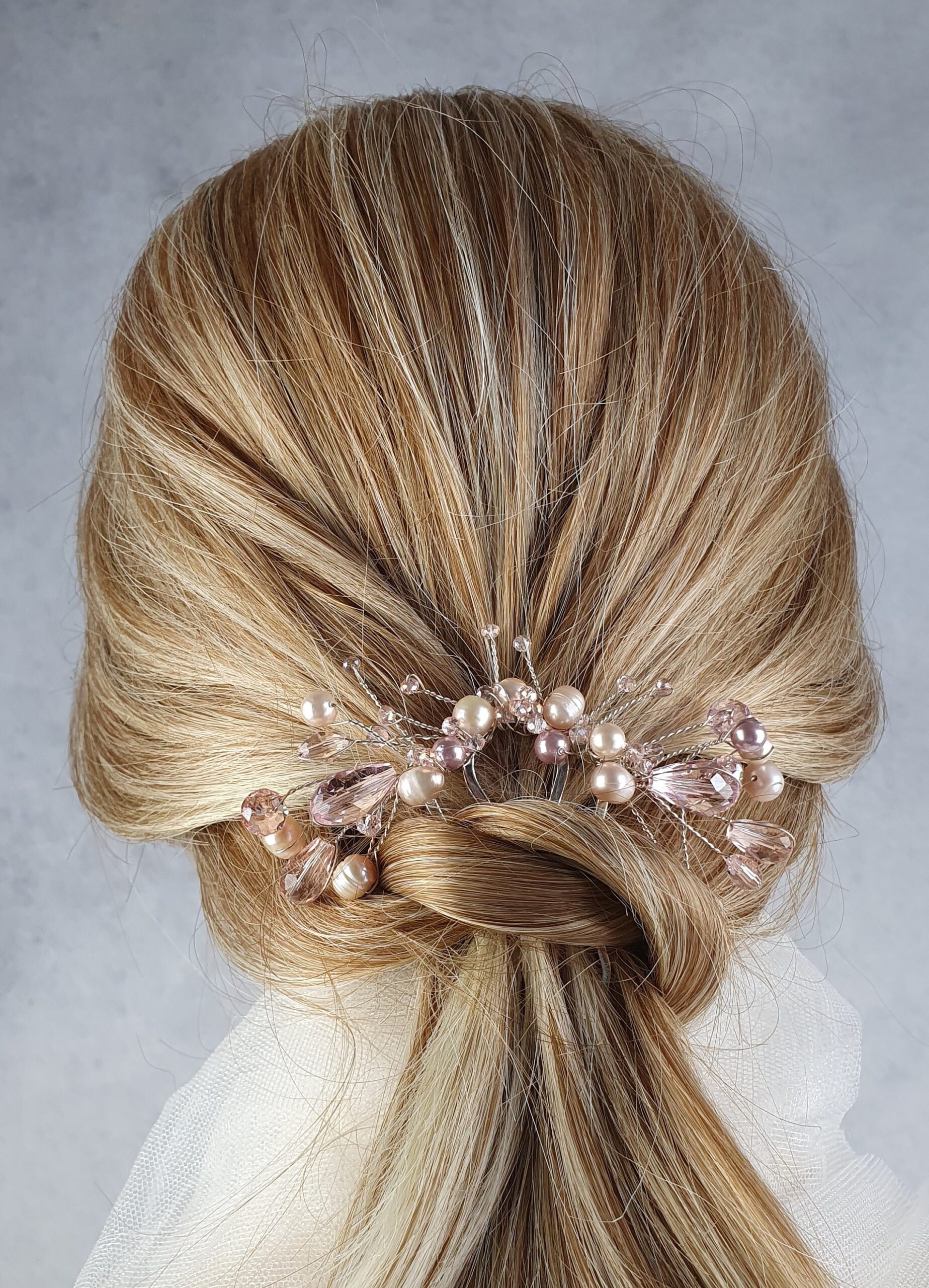 Handgemaakte bruidskam met zoetwaterparels -Elegante haaraccessoire voor bruiloften, fujiyuan metalen kam, gasten en partijen - Afbeelding 6