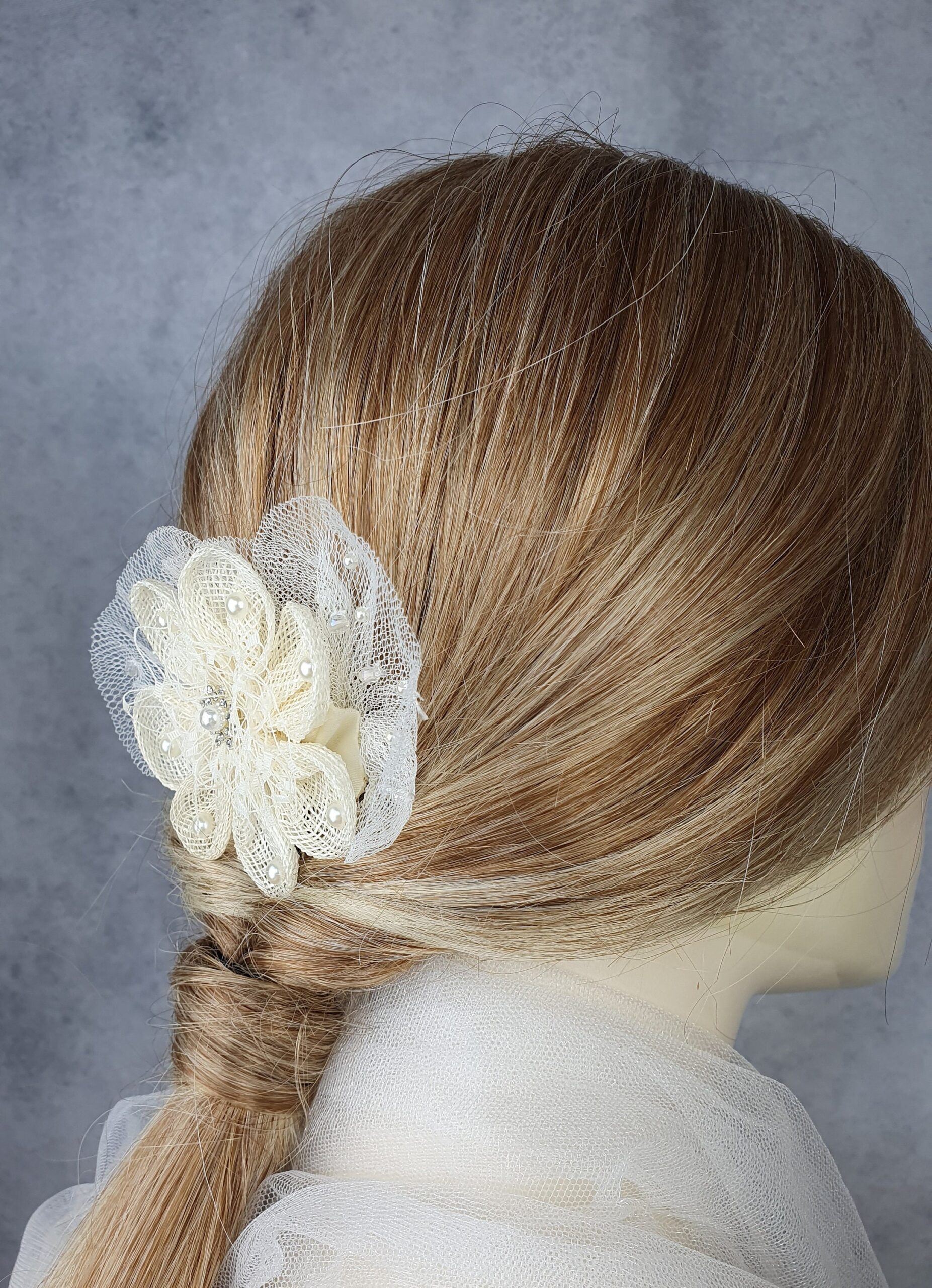 Handgemaakte kam met sinamay bloem elegant bruids haaraccessoire, bruiloft haarkam, speciale evenementen - Afbeelding 6