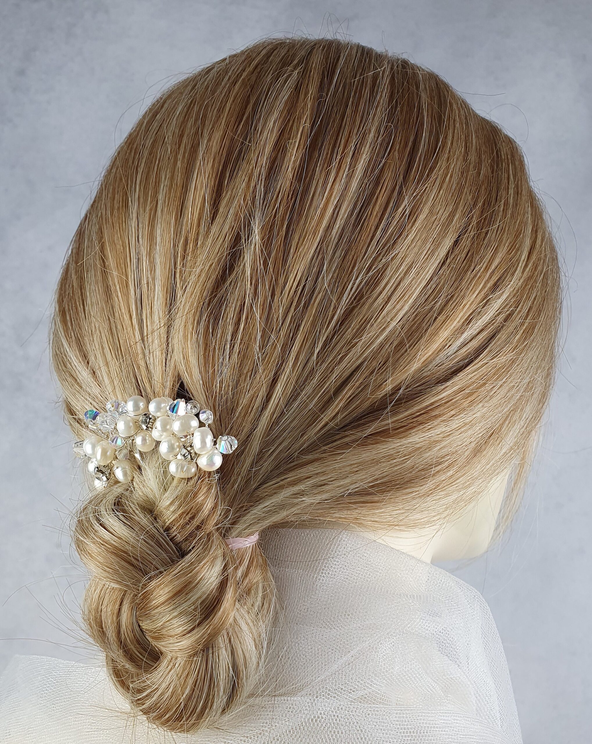 Handgemaakte bruids haarkam met witte zoetwaterparels, Elegant en uniek voor speciale gelegenheden, haaraccessoires - Afbeelding 4