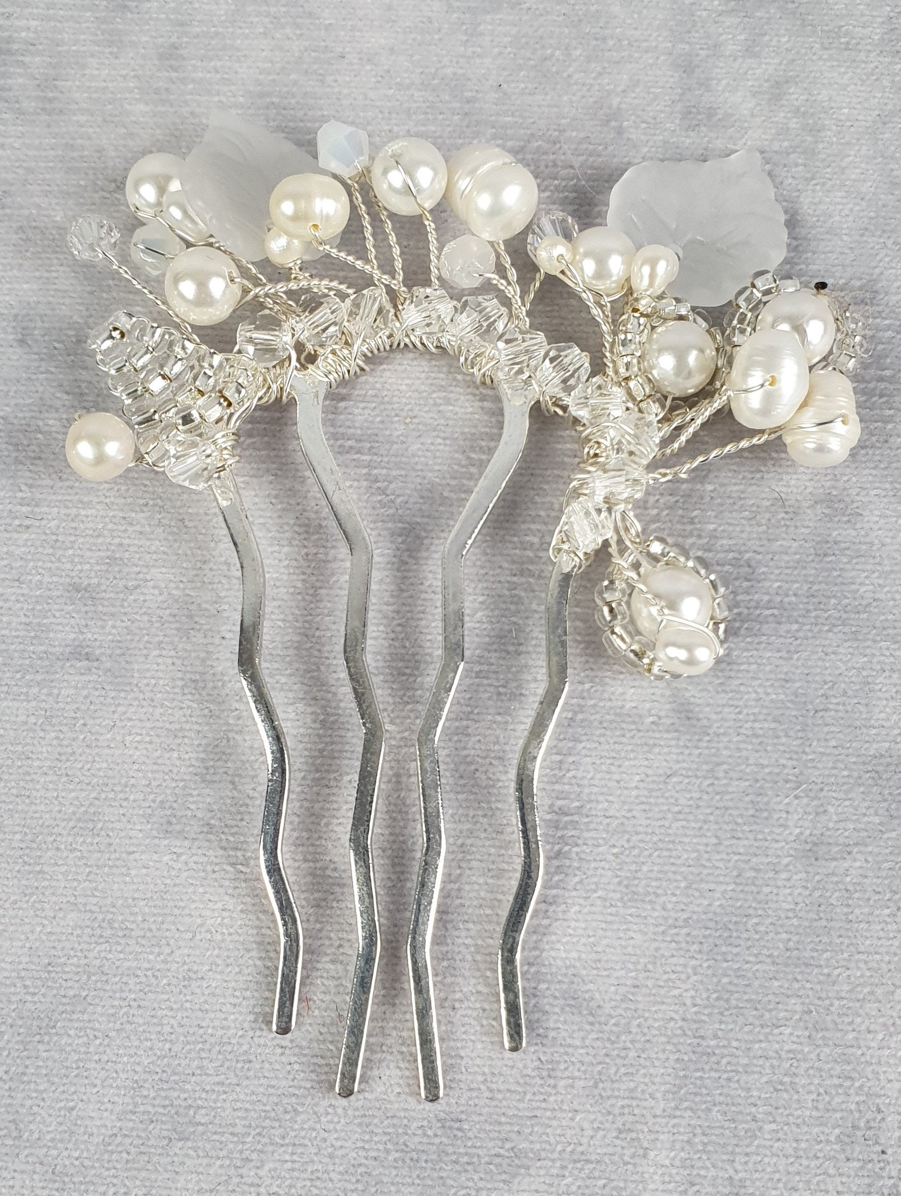 Handgemaakte bruids haarkam met witte zoetwaterparels, Elegant en uniek voor speciale gelegenheden, haaraccessoires - Afbeelding 6